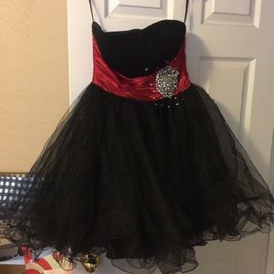 Black and Red short strapless formal/prom dress